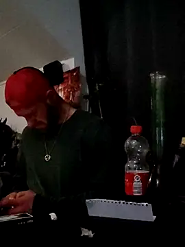 eltoulou online show from February 18, 8:25 pm