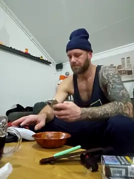 eltoulou online show from December 19, 8:16 pm