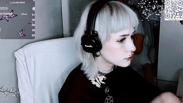 Snapshot of say_mary chatting on November 10, 1:43 pm say mary online show from November 10, 1:43 pm