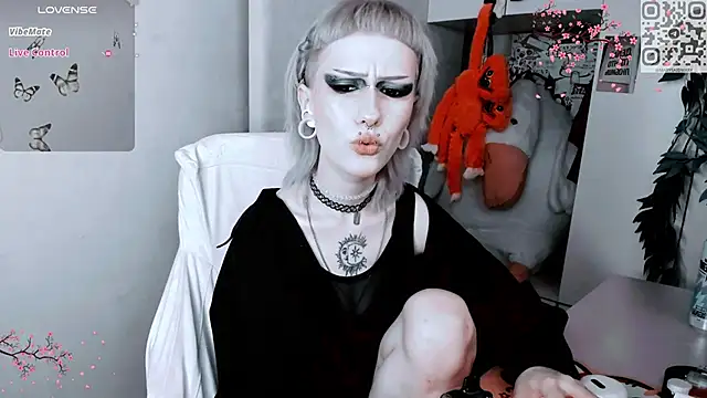 Snapshot of say_mary chatting on November 16, 10:10 am say mary online show from November 16, 10:10 am