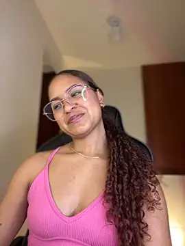 Snapshot of gretta_kler1 chatting on December 18, 1:15 am gretta kler1 online show from December 18, 1:15 am