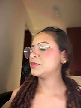 Snapshot of gretta_kler1 chatting on January 29, 2:21 pm gretta kler1 online show from January 29, 2:21 pm