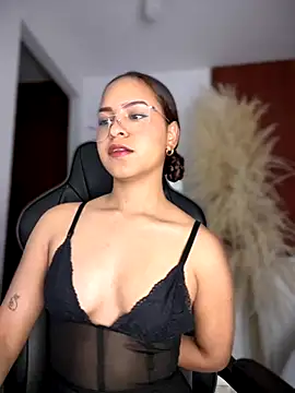 Snapshot of gretta_kler1 chatting on September 19, 10:49 am gretta kler1 online show from September 19, 10:49 am