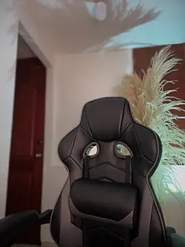 Snapshot of gretta_kler1 chatting on October 10, 11:31 am gretta kler1 online show from October 10, 11:31 am