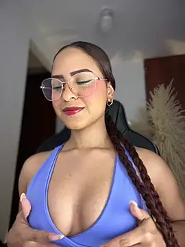 Snapshot of gretta_kler1 chatting on June 9, 10:10 pm gretta kler1 online show from June 9, 10:10 pm