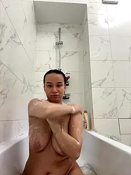 deliaroyal online show from October 5, 3:10 pm