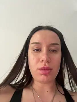 deliaroyal online show from February 16, 1:18 pm