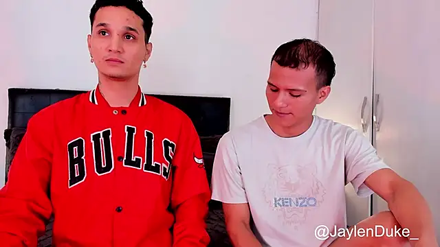 Snapshot of jaylen_and_duke chatting on September 29, 11:04 am jaylen and duke online show from September 29, 11:04 am