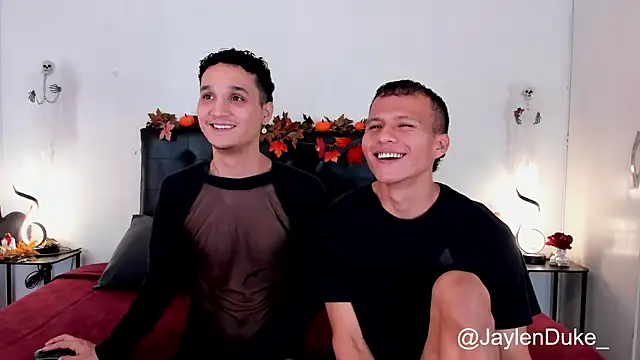 Snapshot of jaylen_and_duke chatting on October 24, 11:06 am jaylen and duke online show from October 24, 11:06 am