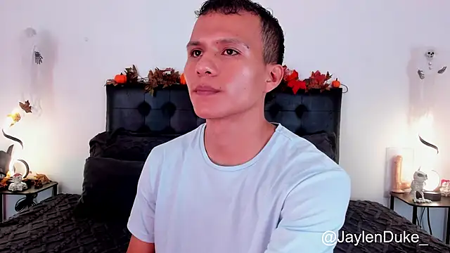 Snapshot of jaylen_and_duke chatting on October 30, 11:11 am jaylen and duke online show from October 30, 11:11 am