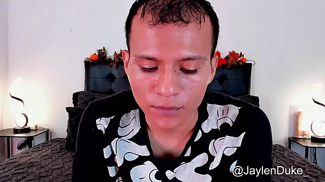 Snapshot of jaylen_and_duke chatting on November 3, 11:11 am jaylen and duke online show from November 3, 11:11 am