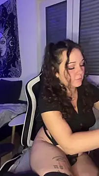 Snapshot of kinkygirl420x chatting on October 15, 7:03 pm kinkygirl420x online show from October 15, 7:03 pm