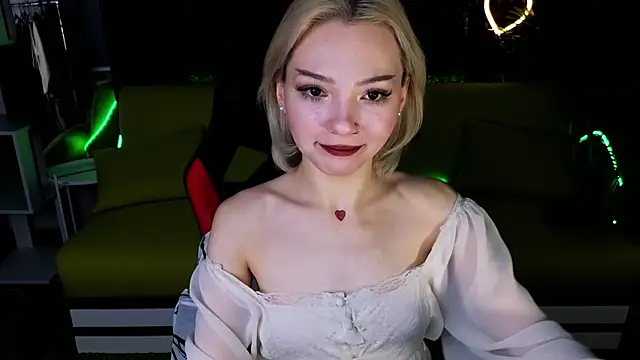 Snapshot of SandraBoyl chatting on December 30, 1:26 am SandraBoyl online show from December 30, 1:26 am