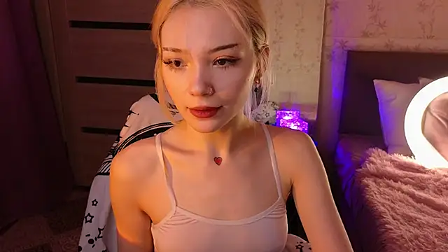 Snapshot of SandraBoyl chatting on January 6, 12:59 am SandraBoyl online show from January 6, 12:59 am