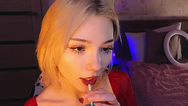 Snapshot of SandraBoyl chatting on January 10, 4:12 am SandraBoyl online show from January 10, 4:12 am