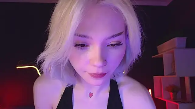 Snapshot of SandraBoyl chatting on January 16, 1:16 am SandraBoyl online show from January 16, 1:16 am