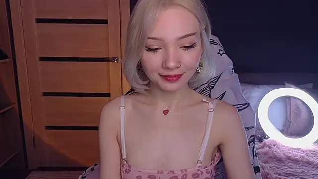 Snapshot of SandraBoyl chatting on January 24, 1:13 am SandraBoyl online show from January 24, 1:13 am