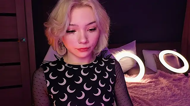 Snapshot of SandraBoyl chatting on February 6, 1:16 am SandraBoyl online show from February 6, 1:16 am