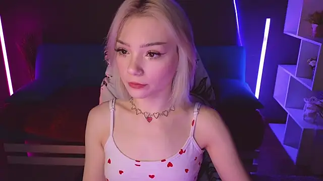 Snapshot of SandraBoyl chatting on February 9, 1:11 am SandraBoyl online show from February 9, 1:11 am