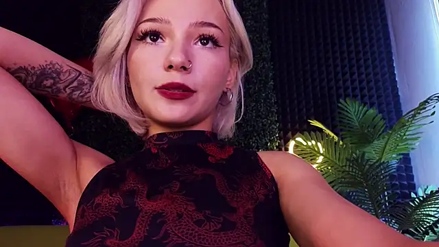 Snapshot of SandraBoyl chatting on February 23, 4:17 am SandraBoyl online show from February 23, 4:17 am