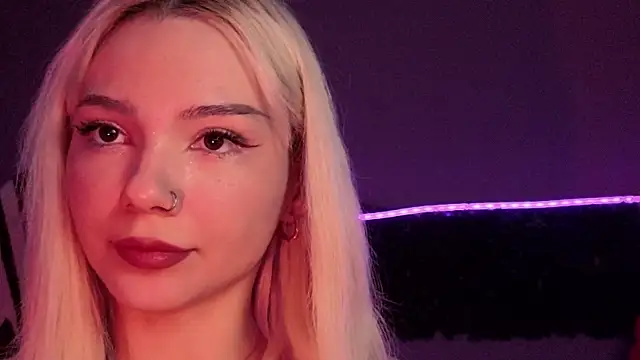 Snapshot of SandraBoyl chatting on November 21, 9:19 am SandraBoyl online show from November 21, 9:19 am