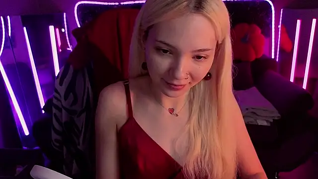 Snapshot of SandraBoyl chatting on November 22, 2:21 am SandraBoyl online show from November 22, 2:21 am