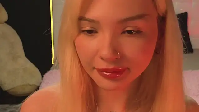 Snapshot of SandraBoyl chatting on November 28, 2:14 am SandraBoyl online show from November 28, 2:14 am