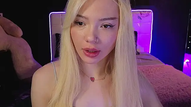 Snapshot of SandraBoyl chatting on November 29, 2:14 am SandraBoyl online show from November 29, 2:14 am