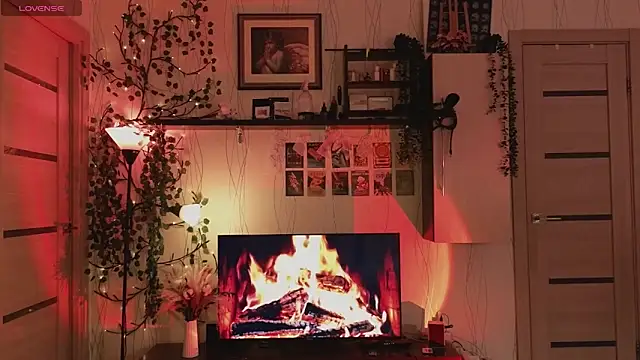 Snapshot of SandraBoyl chatting on April 6, 1:36 am SandraBoyl online show from April 6, 1:36 am