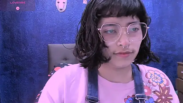 NinaYellow online show from November 6, 4:30 pm