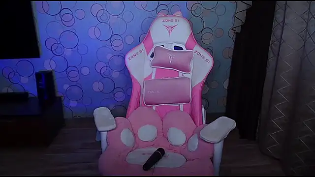   Yasmina   online show from December 5, 3:15 am