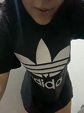 florchu7 online show from December 5, 5:38 am