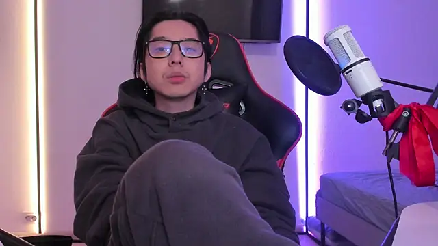 Snapshot of wexlee7 chatting on October 18, 2:14 am wexlee7 online show from October 18, 2:14 am