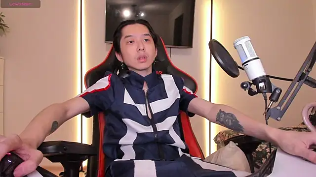 Snapshot of wexlee7 chatting on December 2, 2:06 am wexlee7 online show from December 2, 2:06 am