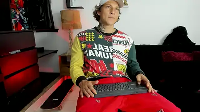 Tom Krakow online show from February 21, 8:49 pm