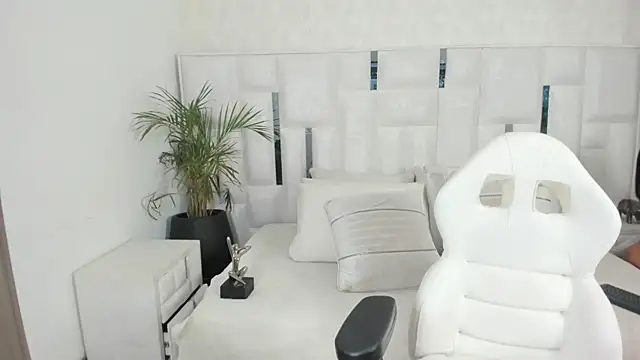 Snapshot of imkrystall chatting on November 8, 9:02 pm imkrystall online show from November 8, 9:02 pm