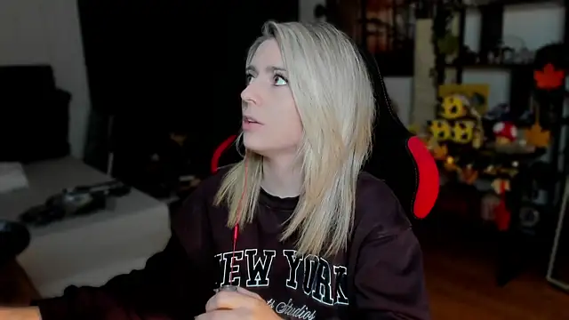 Lisaonthemoon online show from September 23, 4:54 pm