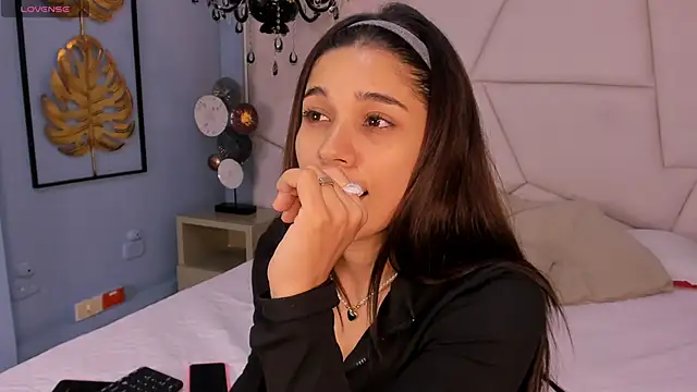 Snapshot of bellaa_becca chatting on November 21, 6:39 pm bellaa becca online show from November 21, 6:39 pm