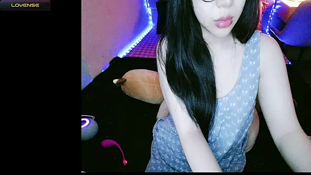  Viviann  online show from September 23, 4:10 pm