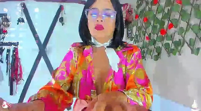 Snapshot of jena_derboo chatting on January 17, 10:22 am jena derboo online show from January 17, 10:22 am