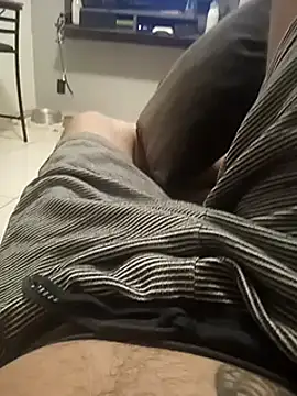 Snapshot of dredre1069 chatting on December 19, 3:29 am dredre1069 online show from December 19, 3:29 am