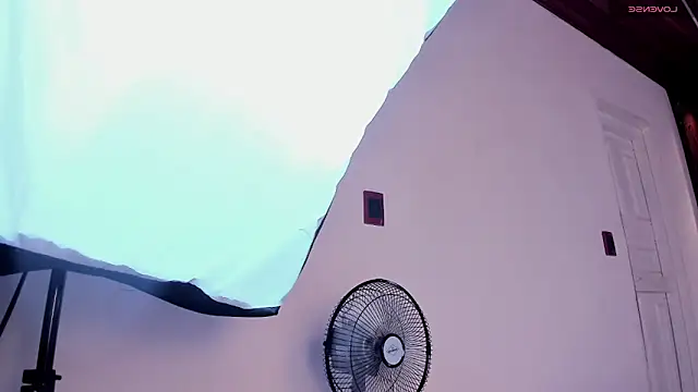 alicee smithh1 online show from December 13, 6:16 pm