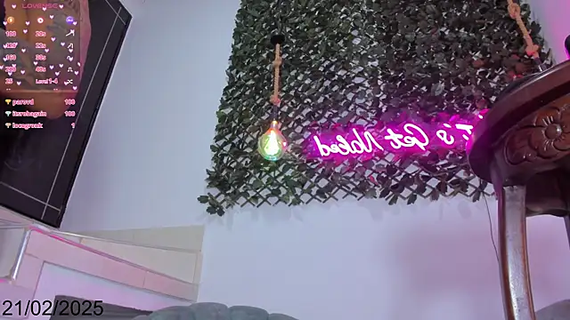 Snapshot of Brianna_Stars chatting on February 22, 12:27 am Brianna Stars online show from February 22, 12:27 am