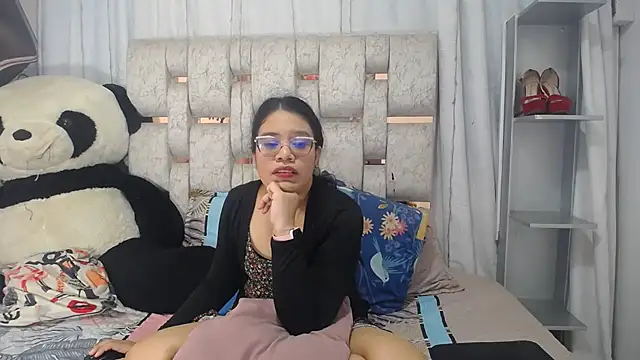 Snapshot of KEYRA-MILLER- chatting on February 26, 1:59 am KEYRA-MILLER- online show from February 26, 1:59 am