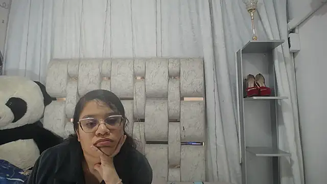 Snapshot of KEYRA-MILLER- chatting on February 27, 2:22 am KEYRA-MILLER- online show from February 27, 2:22 am