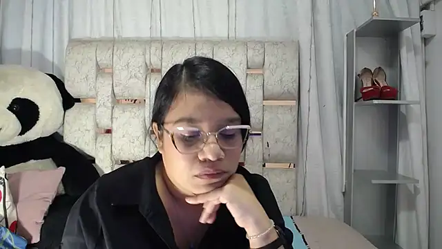 Snapshot of KEYRA-MILLER- chatting on February 28, 2:12 am KEYRA-MILLER- online show from February 28, 2:12 am