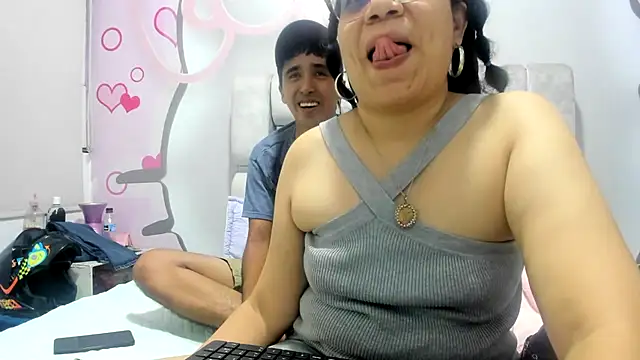 Snapshot of KEYRA-MILLER- chatting on May 14, 1:56 am KEYRA-MILLER- online show from May 14, 1:56 am