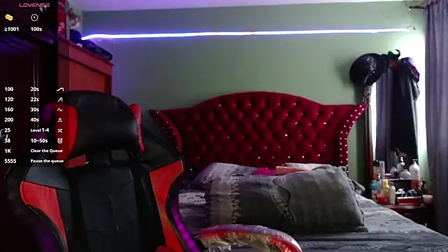 black wiidow online show from December 31, 8:12 pm