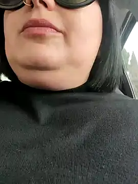 Snapshot of porcona281885 chatting on February 21, 1:44 pm porcona281885 online show from February 21, 1:44 pm