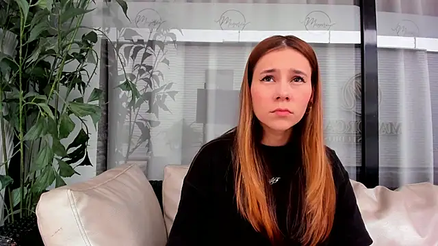 Snapshot of Lezy_ chatting on March 28, 7:46 pm Lezy online show from March 28, 7:46 pm